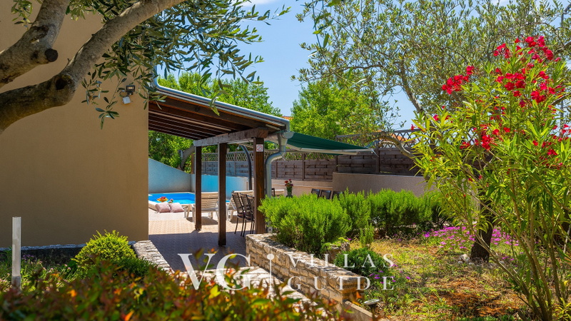 Casa Aneri Giardino e esterni della proprietà