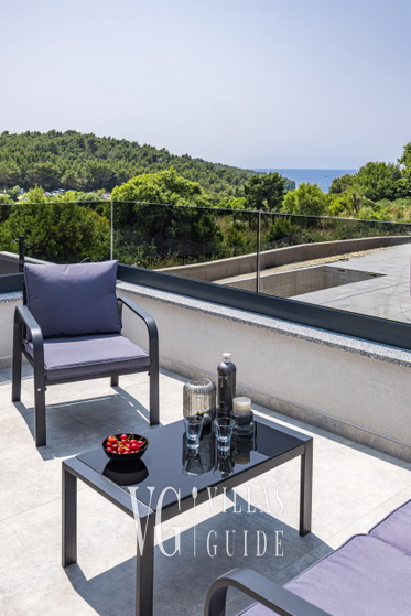 Villa Delecto Additional content