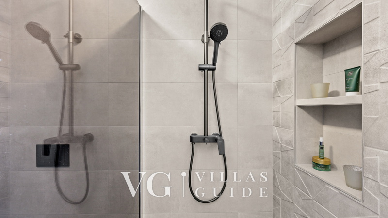 Villa Delecto Bathroom