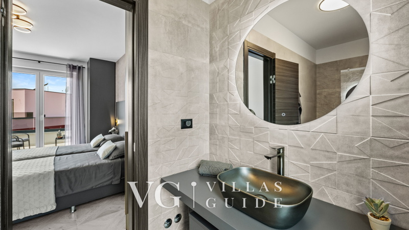 Villa Delecto Bathroom