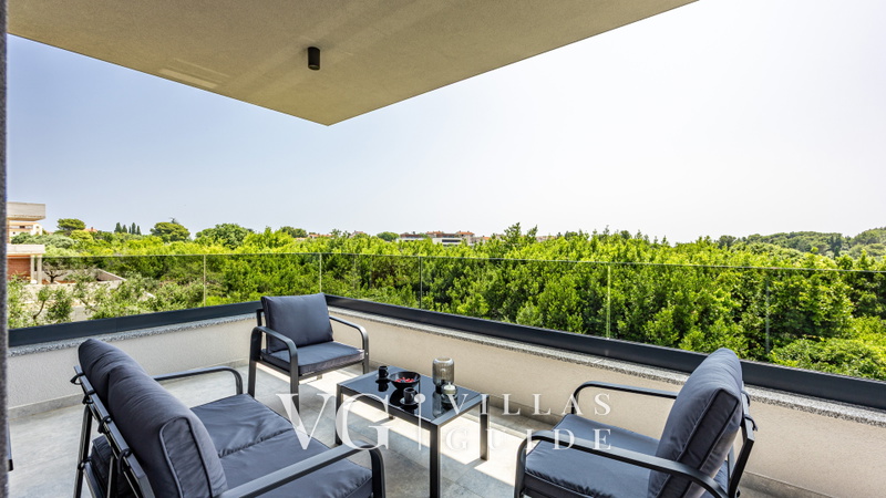 Villa Delecto Additional content