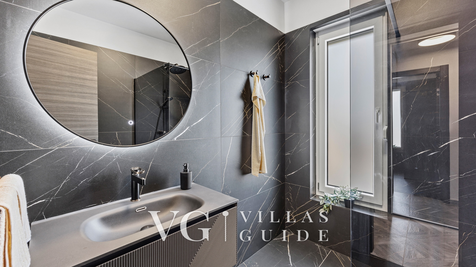 Villa Delecto Bathroom