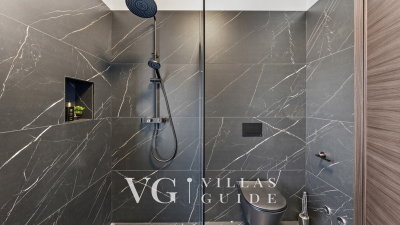 Villa Delecto Bathroom