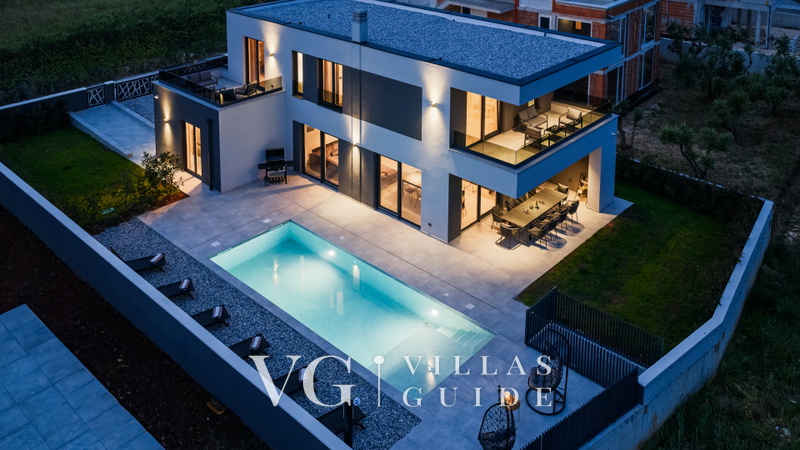 Villa Delecto Garden and property exterior