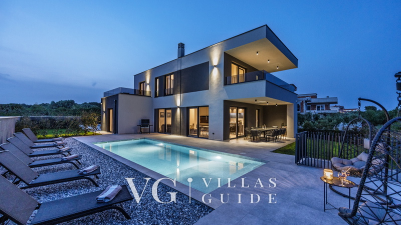 Villa Delecto Garden and property exterior
