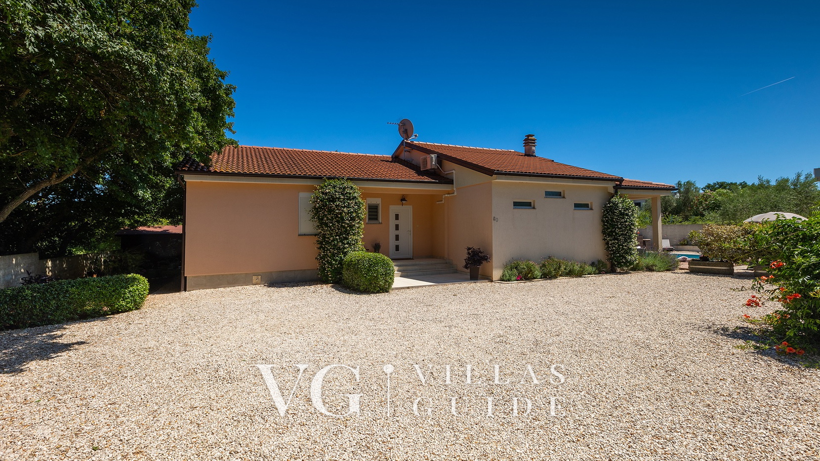 Villa Elssa Garden and property exterior
