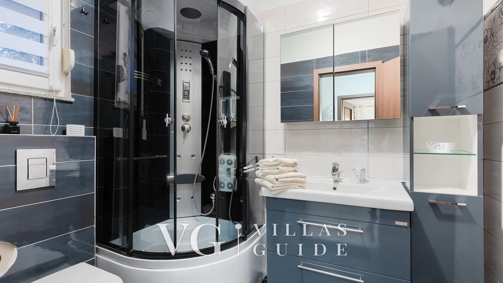 Villa Elssa Bathroom