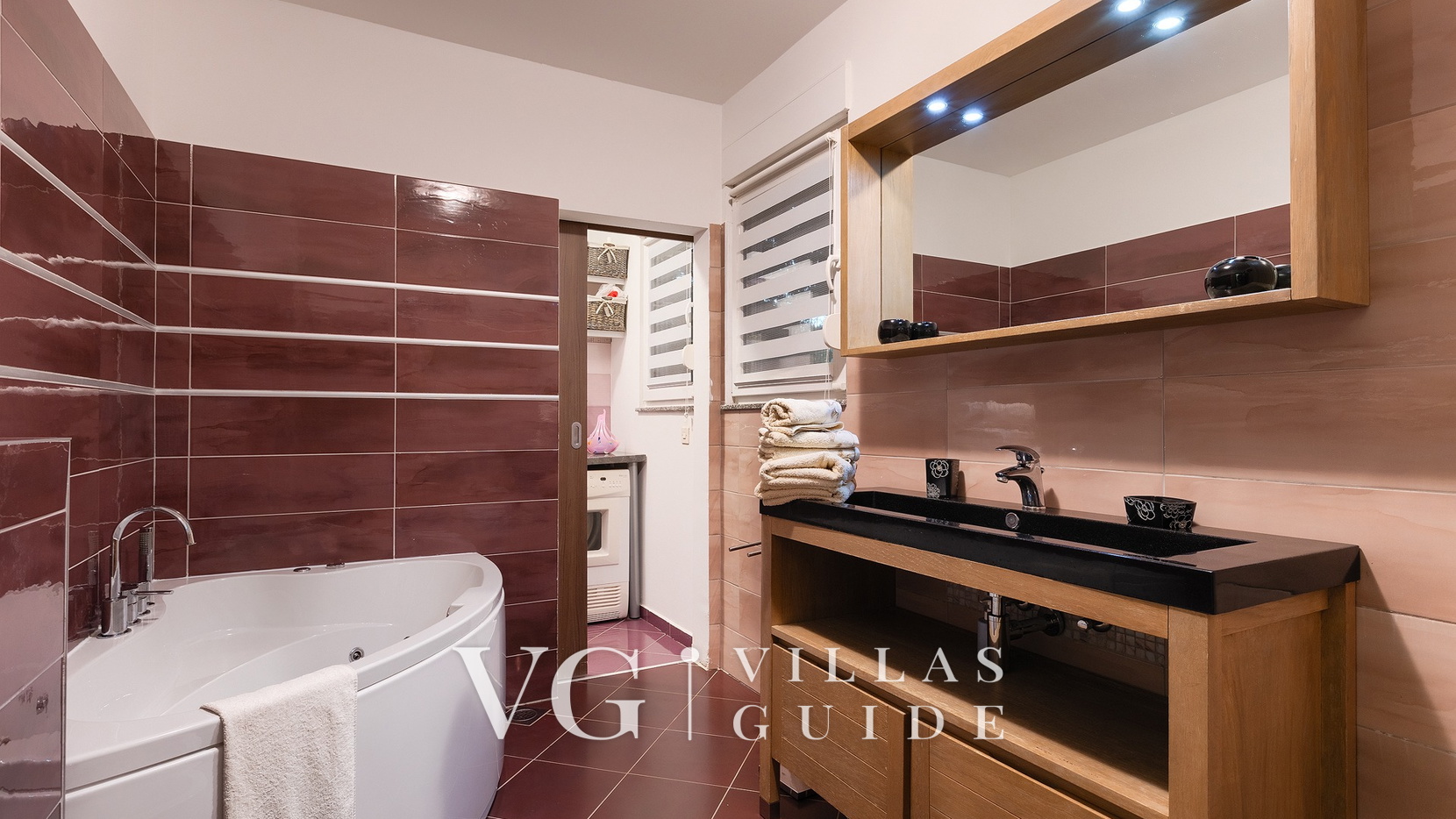 Villa Elssa Bathroom