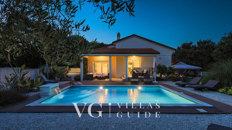 Villa Elssa Garden and property exterior