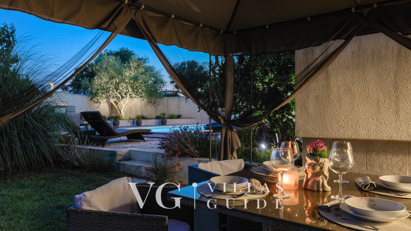 Villa Elssa Garden and property exterior