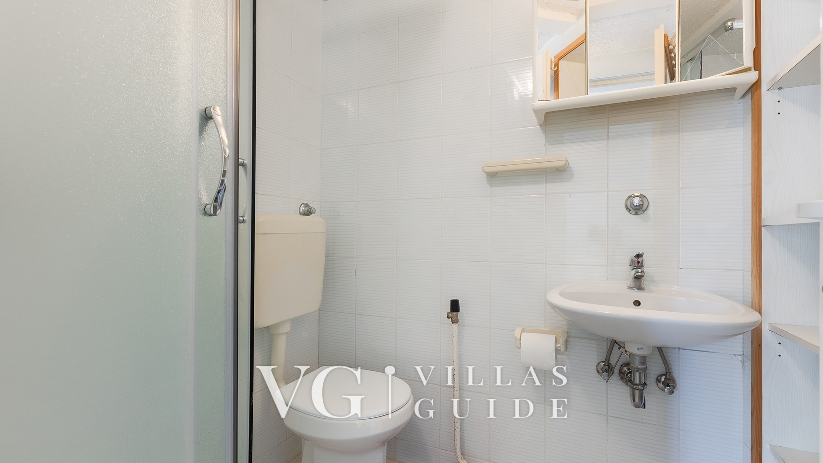 Villa Rossy Bathroom