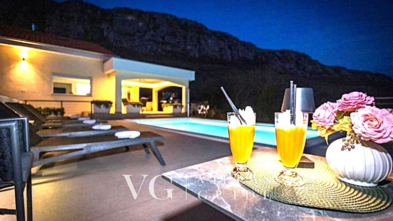 Villa stanzia natura Neve -Novi vinodolski,Bribir Dvorište i vanjski dio objekta