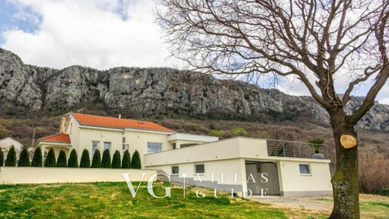 Villa stanzia natura Neve -Novi vinodolski,Bribir Dvorište i vanjski dio objekta