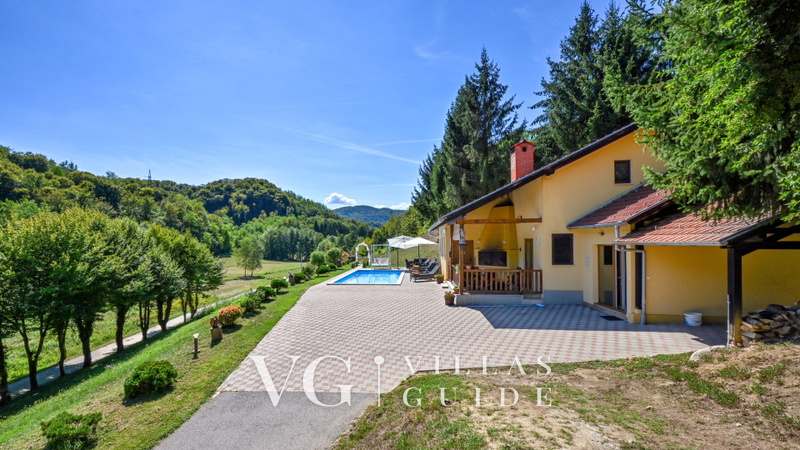 Villa Lasovic Garden and property exterior