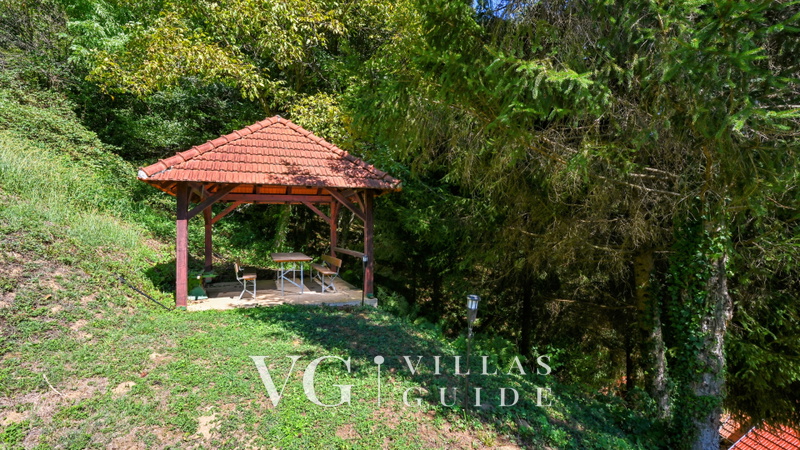 Villa Lasovic Additional content