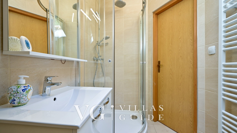 Villa Lasovic Bathroom