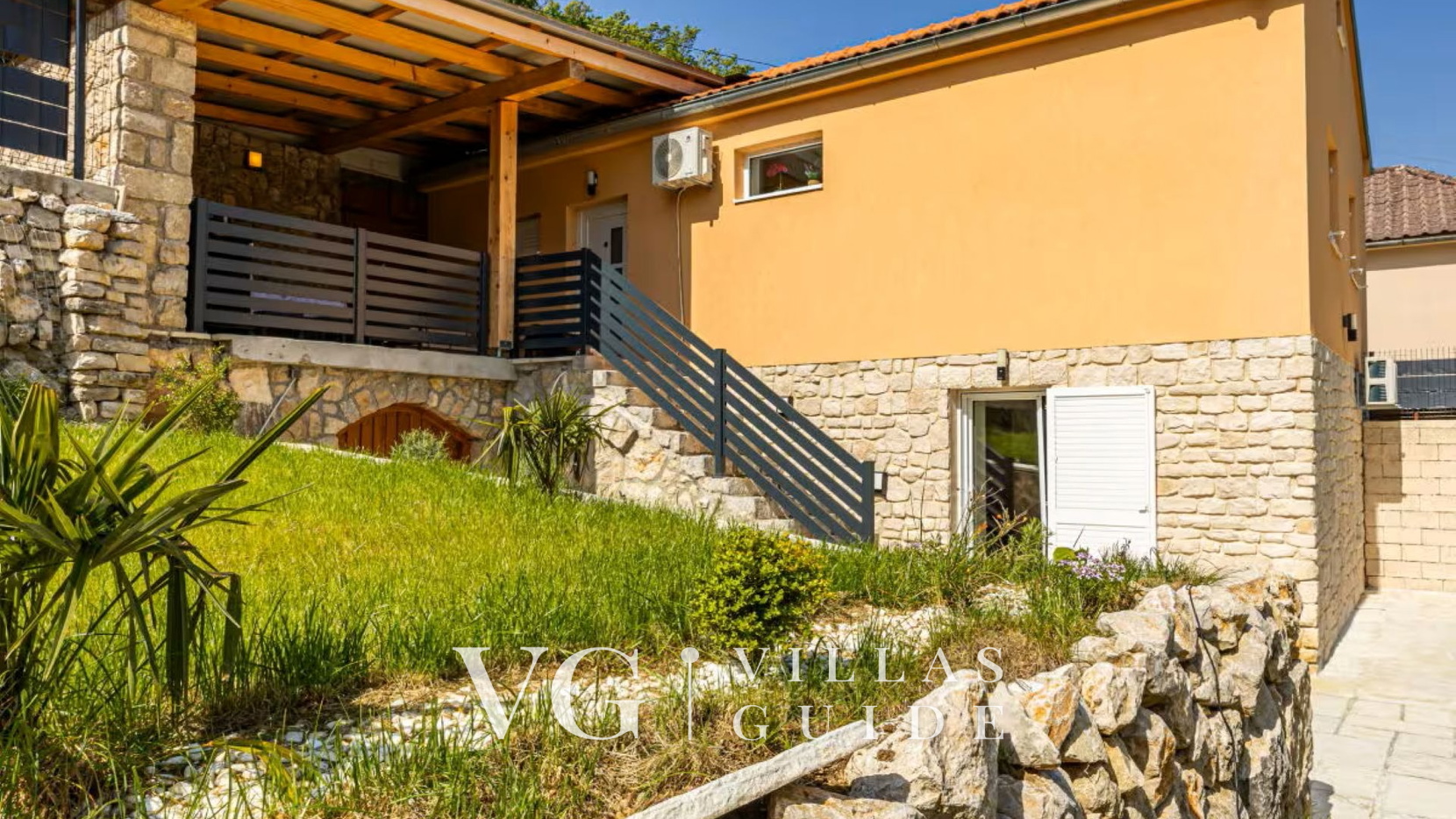Villa Jura Garten und Außenbereich