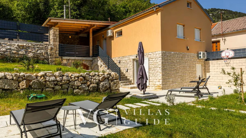 Villa Jura Garten und Außenbereich