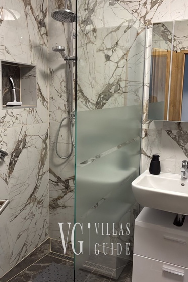 Beachfront apartment 2 - Dramalj Bathroom