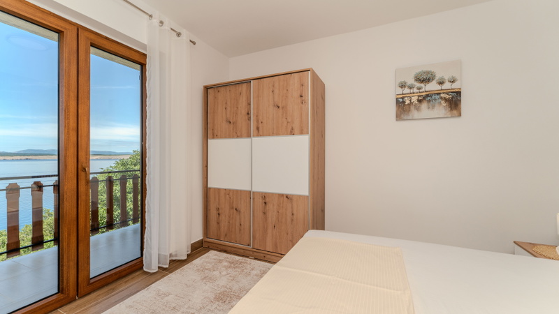 Beachfront apartment 2 - Dramalj