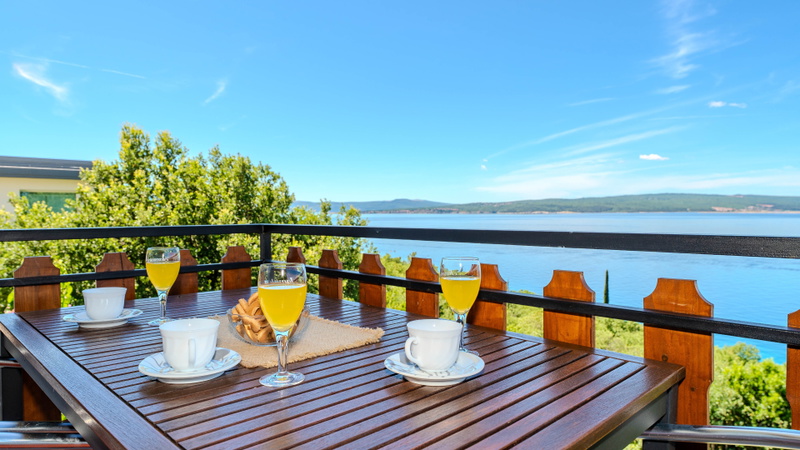 Beachfront apartment 2 - Dramalj