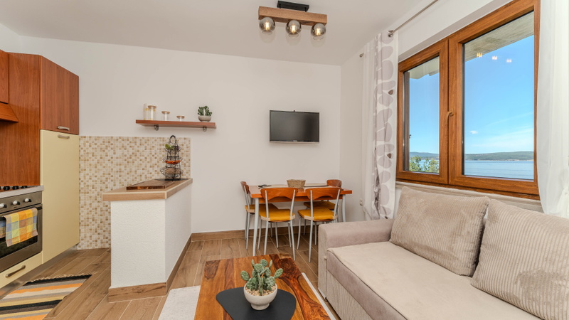 Beachfront apartment 2 - Dramalj