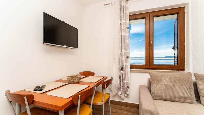 Beachfront apartment 2 - Dramalj