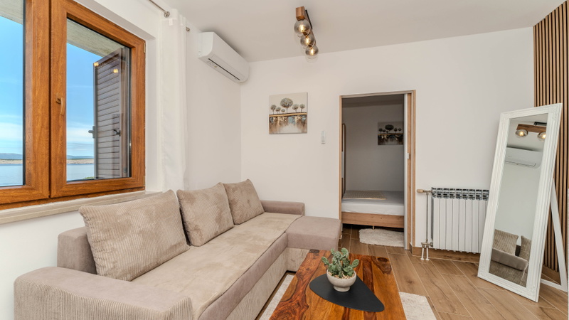 Beachfront apartment 2 - Dramalj