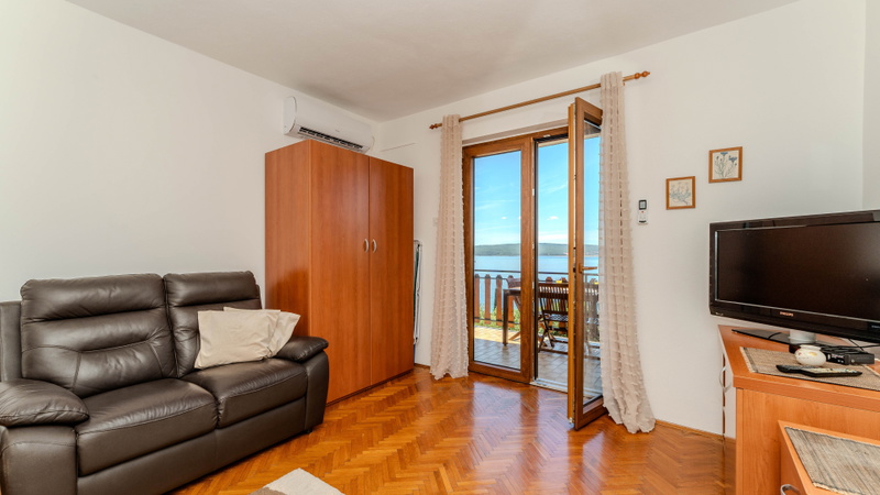 Beachfront apartment 4 - Dramalj