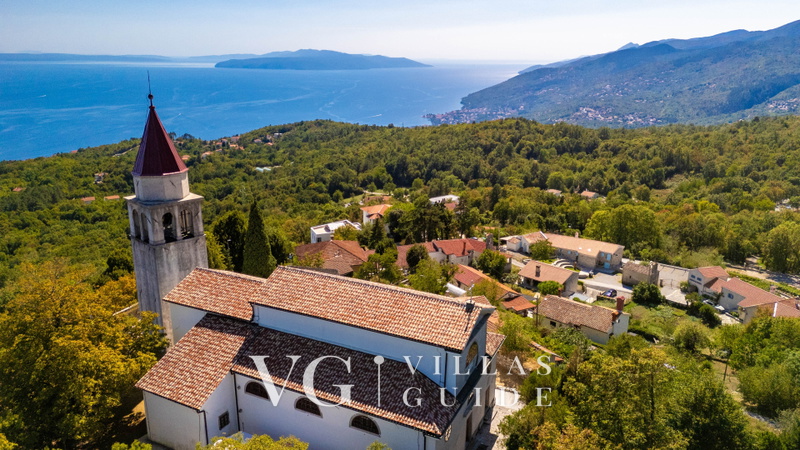 Villa Old Town House Microlocation