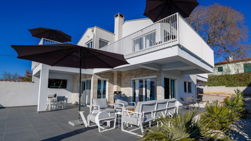 Casa Belladonna for 8 Additional content