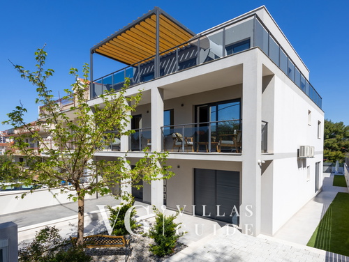 Apartment with pool Jeniffer