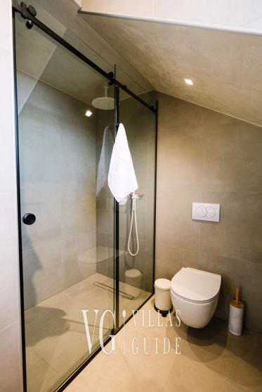 Villa Josephine by Vidrovaca Lika Bathroom