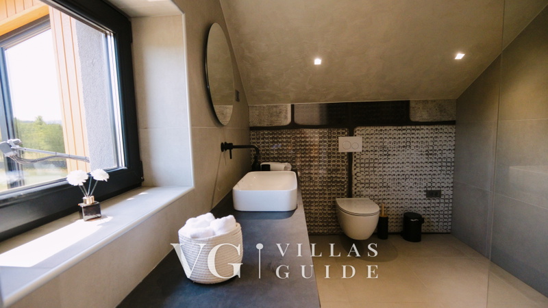 Villa Josephine by Vidrovaca Lika Bathroom