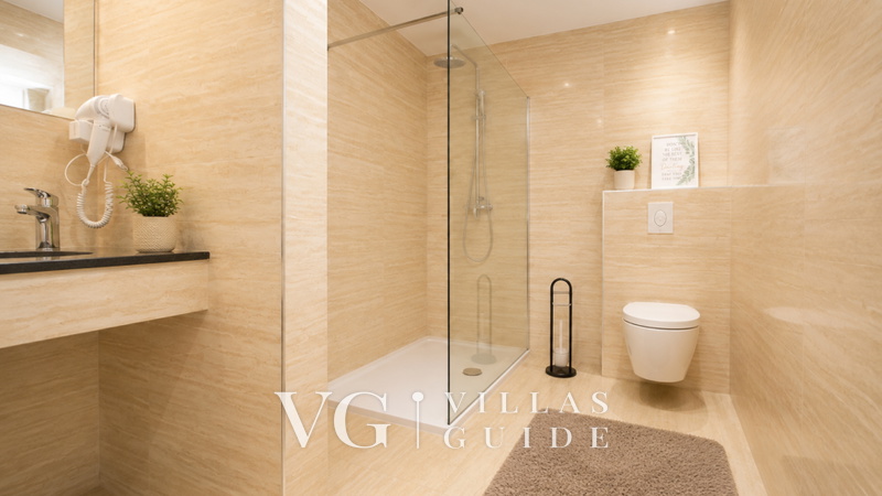 Villa Royal Gold Badezimmer