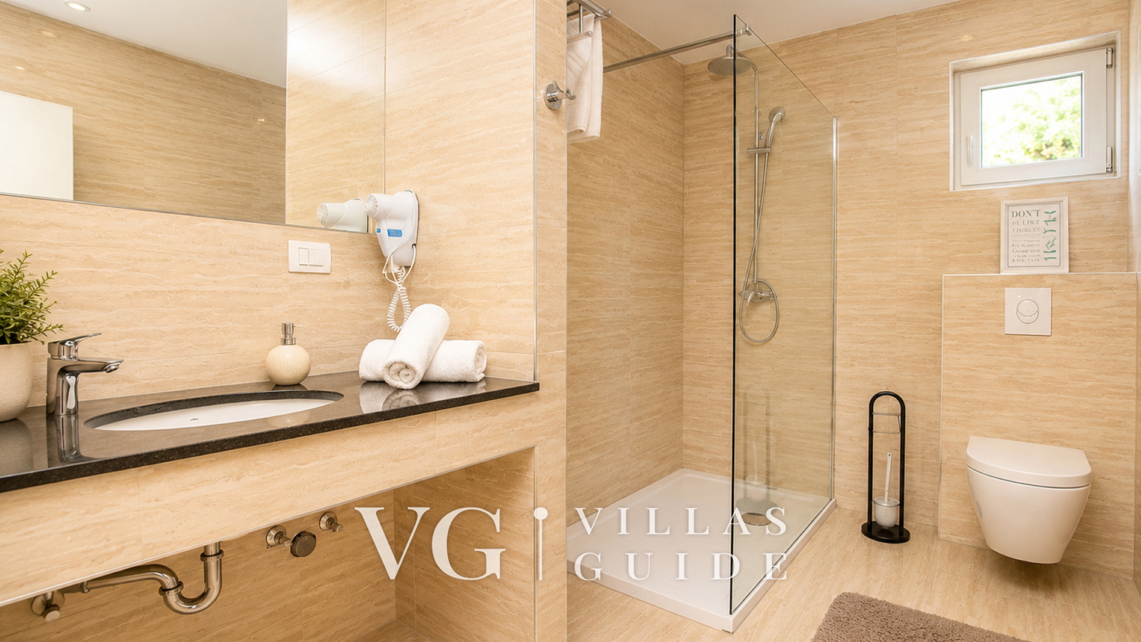 Villa Royal Gold Badezimmer