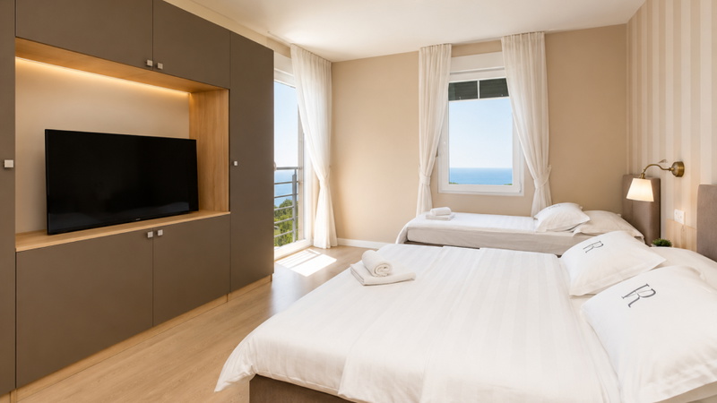 Villa Royal Gold