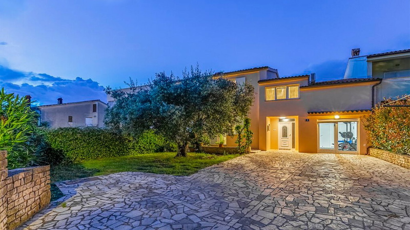 Villa Familia