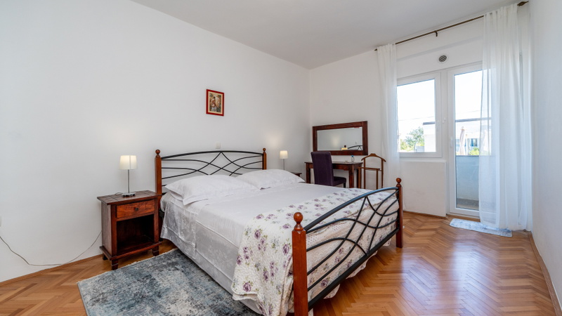 Apartmani villa Ana with pool 1 Ražanac