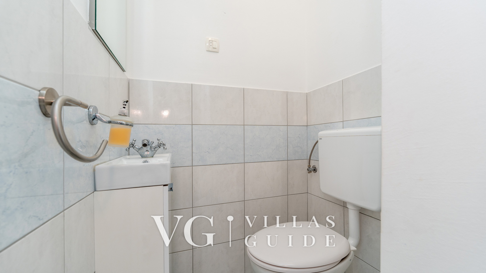 Apartmani villa Ana with pool 1 Ražanac WC za goste