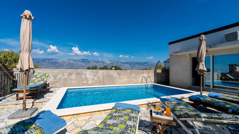 Apartmani villa Ana with pool 1 Ražanac