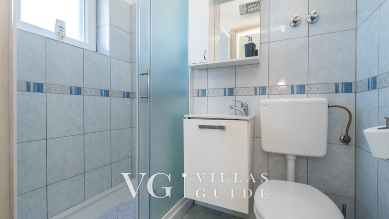 Apartmani villa Ana with pool 1 Ražanac Kupaonica