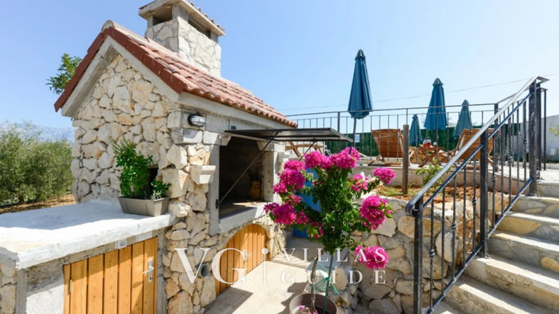 Apartmani villa Ana with pool 1 Ražanac