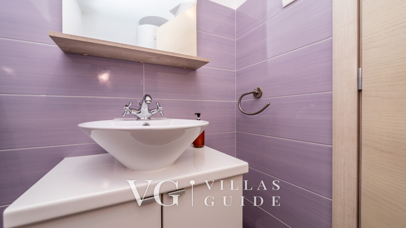 Apartmani villa Ana with pool 2 Ražanac WC za goste