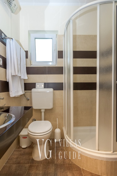 Vila Maja with pool Molat Kupaonica