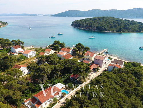 Vila Maja with pool Molat