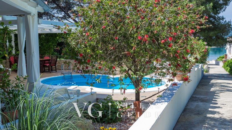 Vila Maja with pool Molat Dvorište i vanjski dio objekta