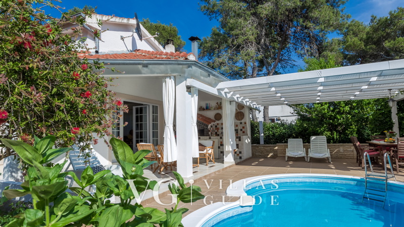 Vila Maja with pool Molat Dvorište i vanjski dio objekta