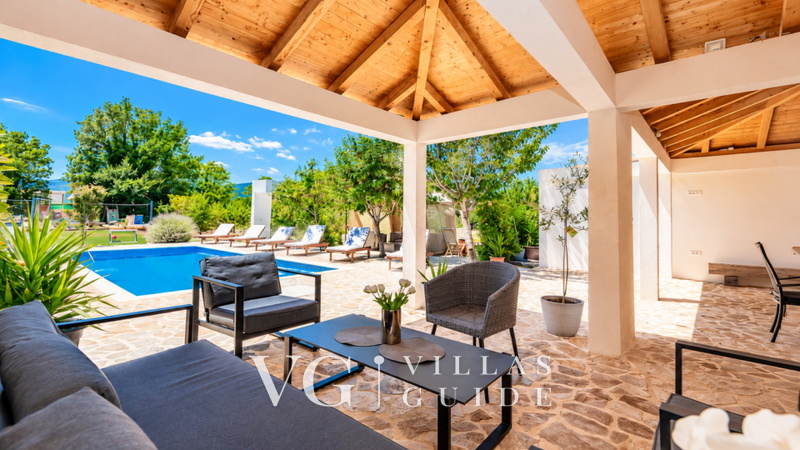 Villa Nikol
