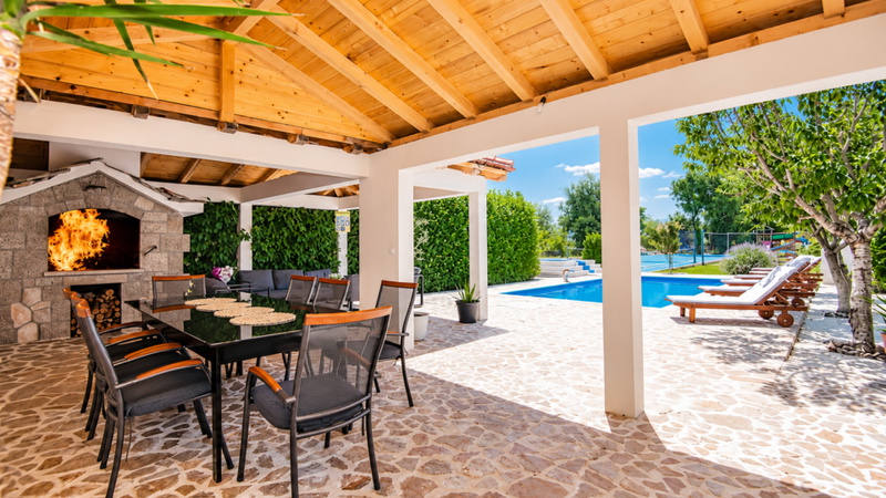 Villa Nikol